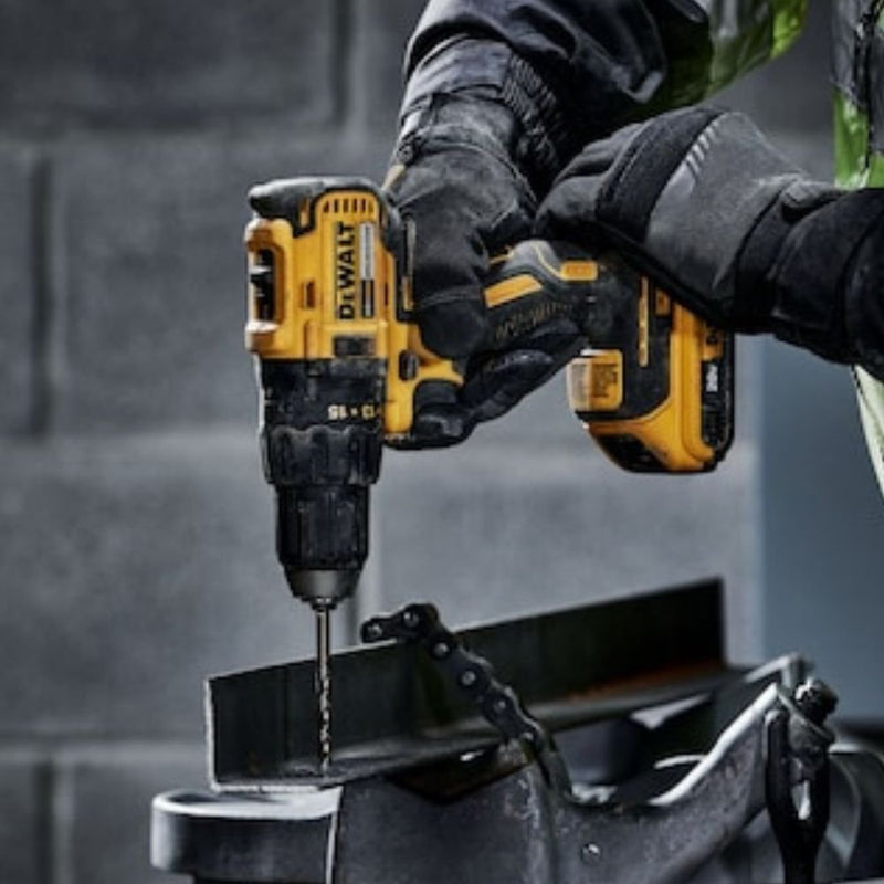 Parafusadeira/Furadeira Brushless 1/2 Pol. com 2 Baterias 20V Li-Ion e Carregador Bivolt . DEWALT-DCD7771D2-BR